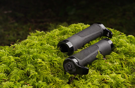 Counterpunch (grip with hooks)